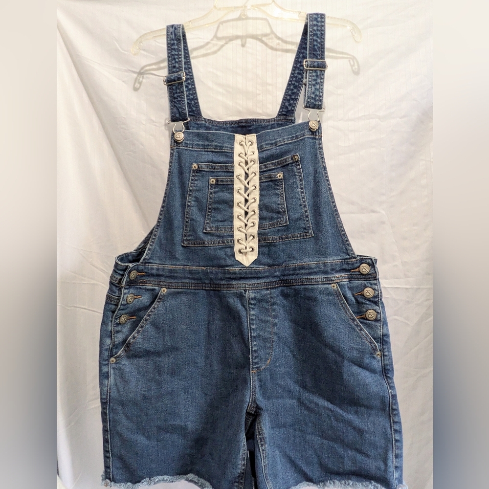 Love & Legend Denim Overalls Shorts Lace-Up Detail Raw Frayed Hem Med Wash Sz 12
